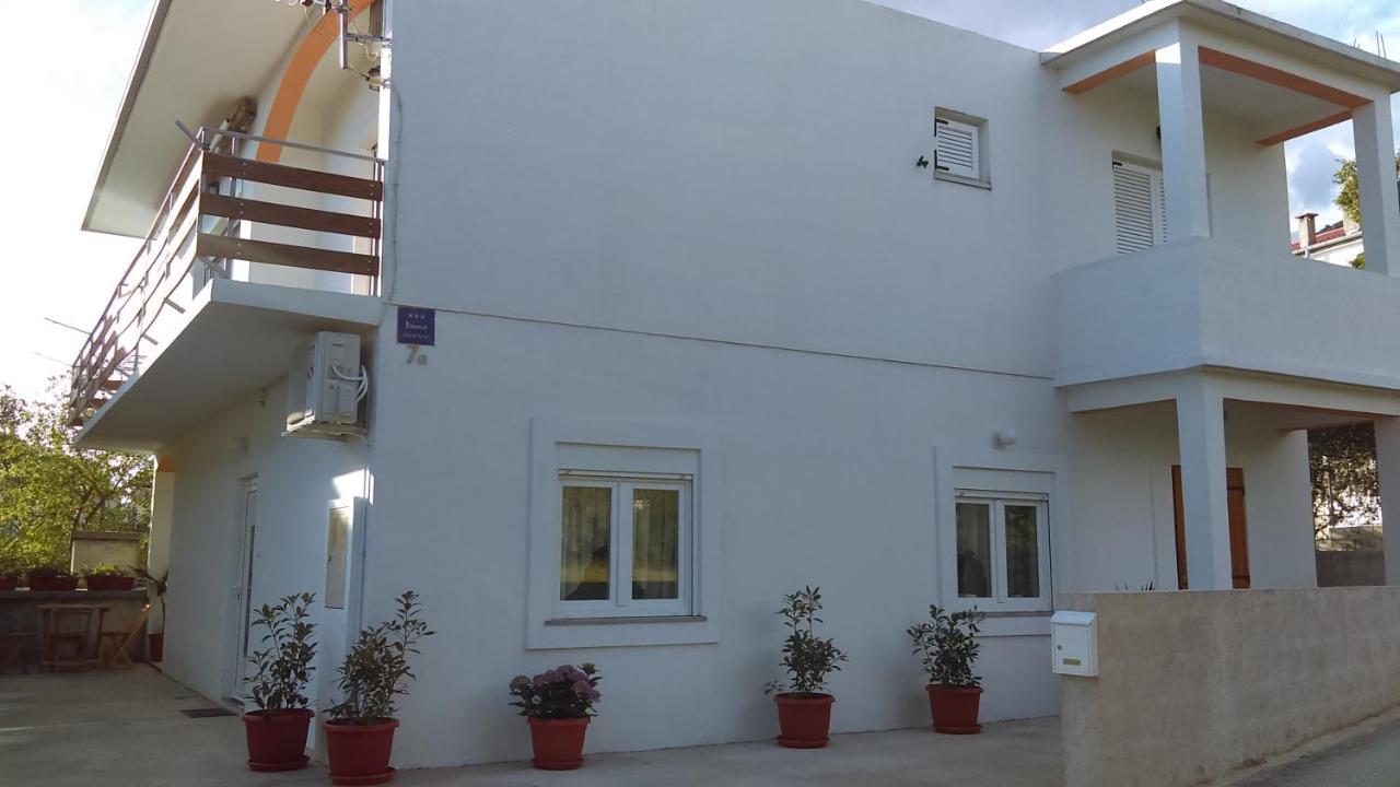 Apartman Borna Starigrad Paklenica Exteriér fotografie