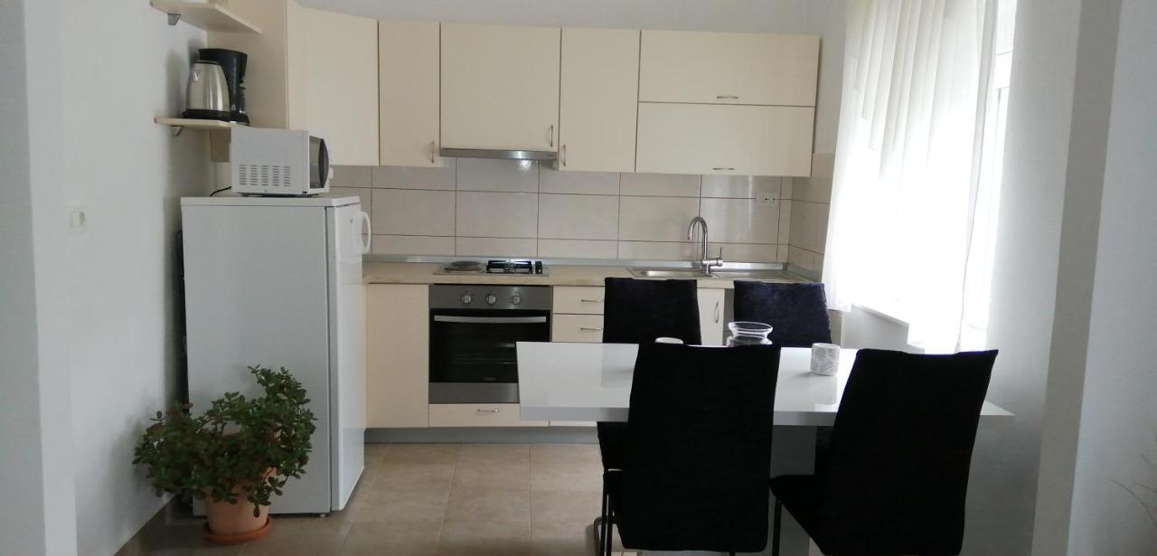 Apartman Borna Starigrad Paklenica Exteriér fotografie